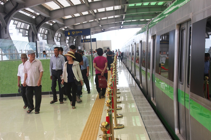 Háo hức mục sở thị tàu đường sắt Cát Linh - Hà Đông - Ảnh 7.