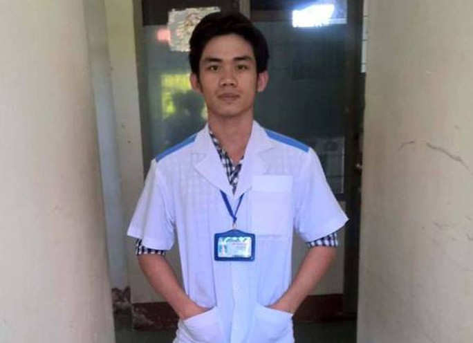 Sáng 1 Tết, sinh viên Nguyễn Đức Phúc đã chạy xe hơn 30 để hiến máu cứu người. Ảnh H.M