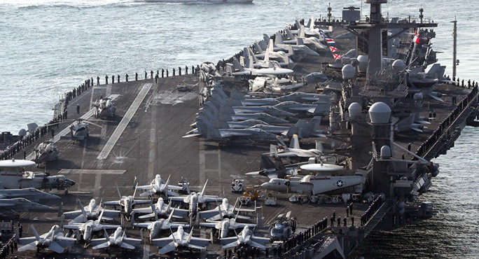 Tàu sân bay USS Carl Vinson... Ảnh: YONHAP