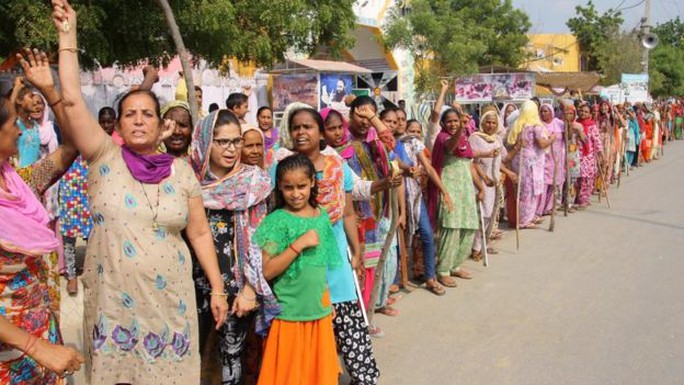 Xử vụ rúng động Ấn Độ: Lãnh đạo tôn giáo cưỡng hiếp tín đồ - Ảnh 2.