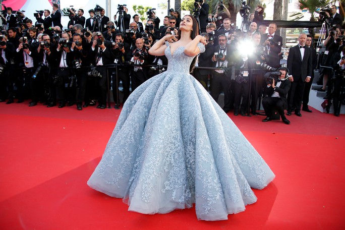 Mỹ nhân Aishwarya Rai lộng lẫy trên thảm đỏ Cannes - Ảnh 5.