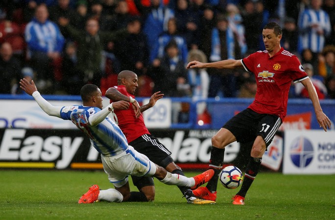 M.U thua sốc Huddersfield: Mourinho khẩu phục - Ảnh 1.