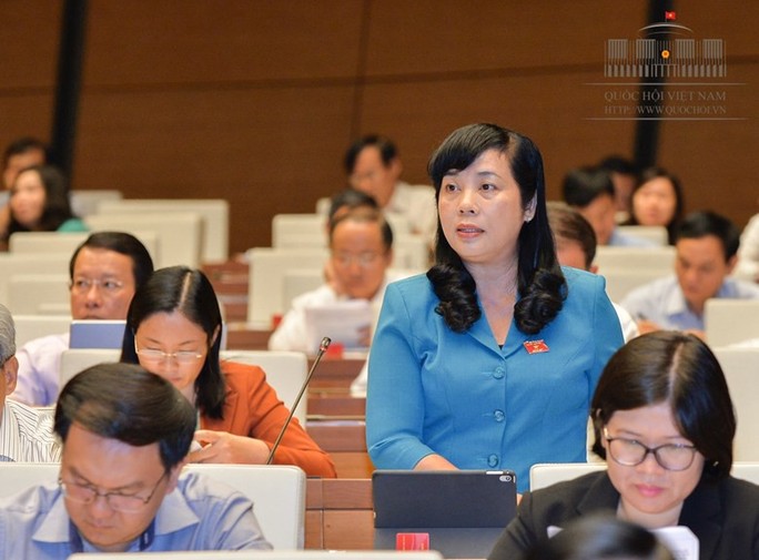 Chủ tịch LĐLĐ TPHCM đề xuất sửa luật để bình đẳng lương hưu nữ và nam - Ảnh 1.