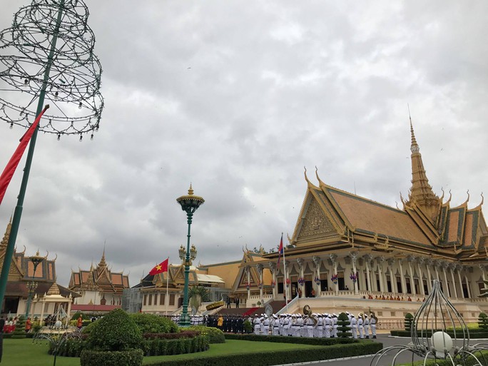 Trang trọng lễ đón Tổng Bí thư tại Hoàng cung Campuchia - Ảnh 20.