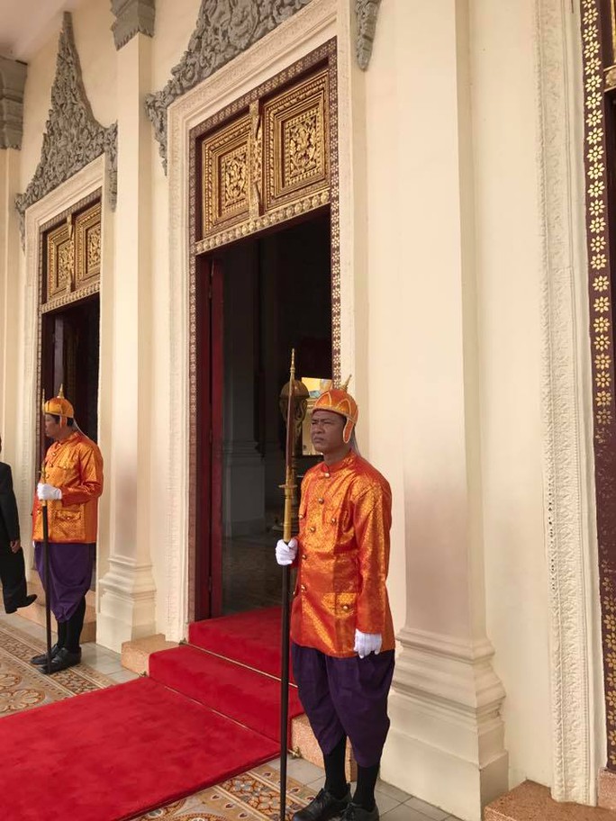 Trang trọng lễ đón Tổng Bí thư tại Hoàng cung Campuchia - Ảnh 18.