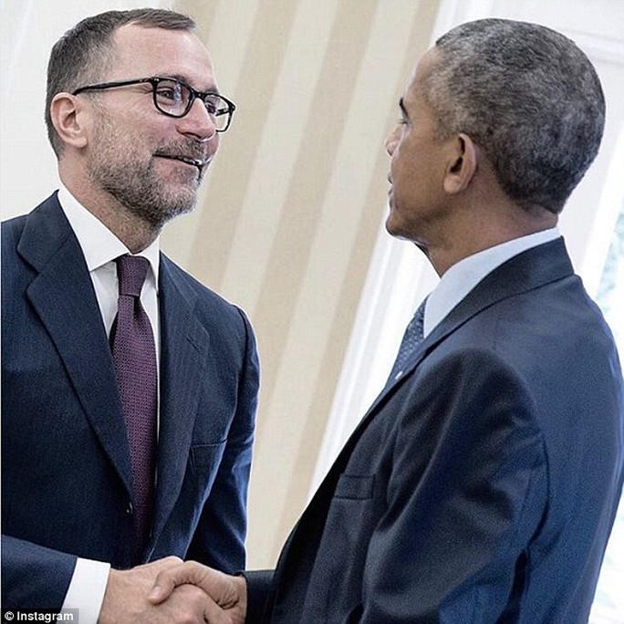 
Ông Obama và Đại sứ Tây Ban Nha James Costos. Ảnh: Instagram
