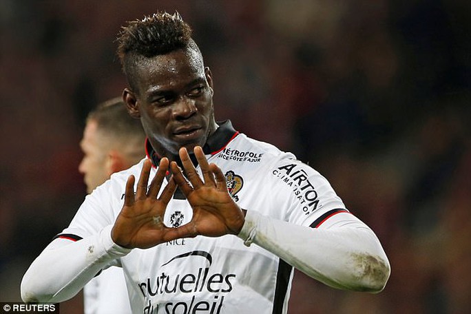Balotelli lập cú đúp, Nice chiếm ngôi nhì của PSG