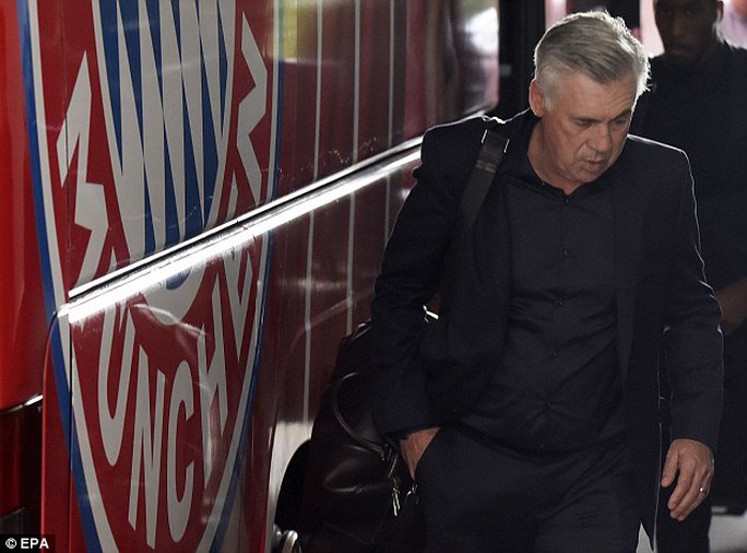 HLV Ancelotti bị sa thải sau trận thua thảm PSG - Ảnh 1.