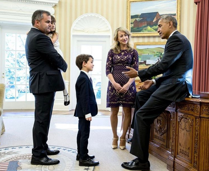 Cựu Tổng thống Obama gặp gỡ cậu bé Alex, 6 tuổi. Ảnh: INSTAGRAM