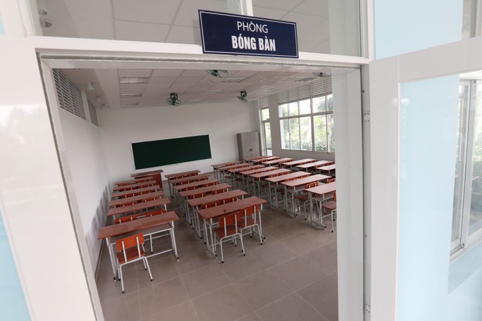 
Bên trong nhà thiếu nhi TP HCM gồm có 14 phòng chức năng, 23 phòng năng khiếu phục vụ cho quá trình giảng dạy văn - thể - mỹ.
