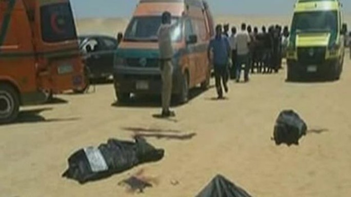 Thảm sát trên xe buýt Ai Cập, 24 người thiệt mạng - Ảnh 1.