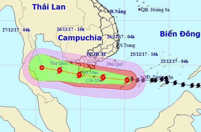 Dự báo mới nhất về bão số 16 (Tembin): Tâm bão lệch xuống phía Nam - Ảnh 3.