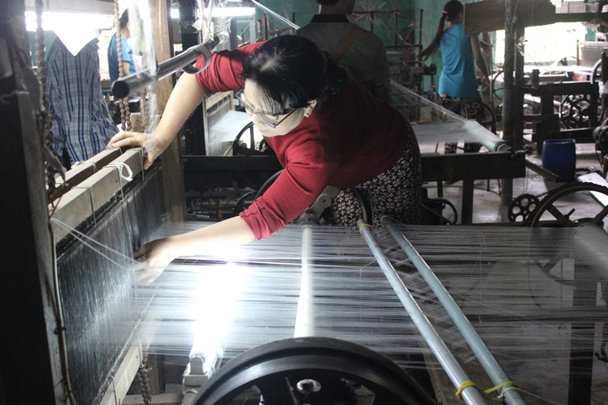 
Sản xuất cầm chừng ở HTX Tơ lụa Mã Châu Ảnh: ĐỨC HẢI
