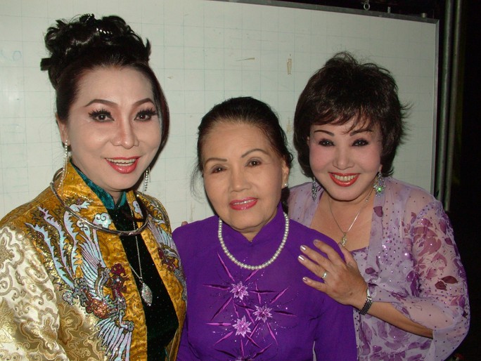 Hồng Nga kể chuyện khóc cười đời mình - Ảnh 1. Hồng Nga kể chuyện khóc cười đời mình - Ảnh 1.