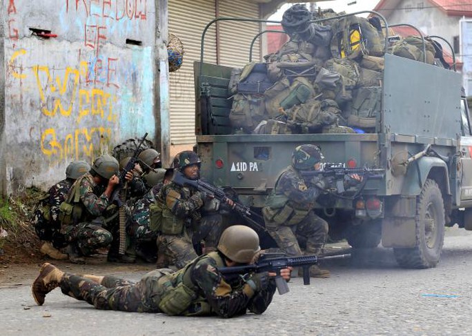 Bị chính phủ không kích nhầm, 10 binh sĩ Philippines thiệt mạng - Ảnh 1.