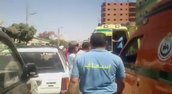 Ai Cập không kích Libya sau vụ thảm sát trên xe buýt - Ảnh 3.