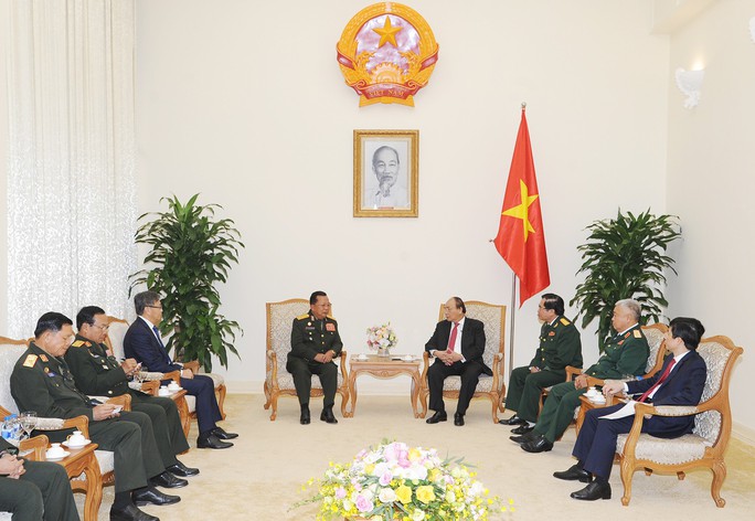 Thủ tướng Nguyễn Xuân Phúc: Việt Nam giúp Lào là giúp chính mình - Ảnh 2.