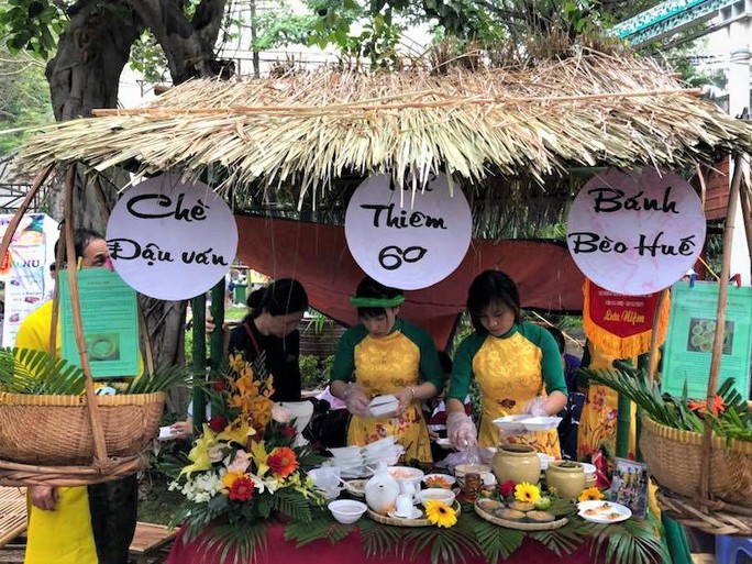 Hơn 100 triệu đồng hỗ trợ giáo viên khó khăn - Ảnh 1.