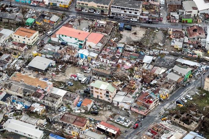 Khung cảnh tan hoang tại Sint Maarten sau khi bị bão Irma tàn phá  hôm 6-9 Ảnh: REUTERS