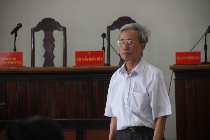 Tranh cãi xung quanh vấn đề giảm án cho cụ ông dâm ô ở Vũng Tàu - Ảnh 1. Tranh cãi xung quanh vấn đề giảm án cho cụ ông dâm ô ở Vũng Tàu - Ảnh 1.
