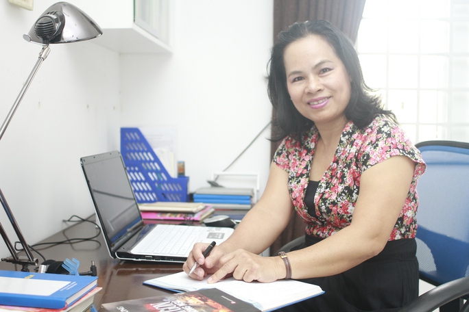 Nhà văn Trầm Hương bên trang viết