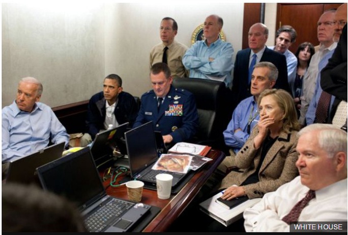 
Bức ảnh họp chiến sự đáng nhớ được chụp năm 2011, khi Tổng thống Obama và nội các theo dõi chiến dịch tiêu diệt Bin Laden. Ảnh: Nhà Trắng
