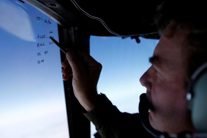 
Máy bay tìm kiếm dấu vết MH370 ở vùng biển Nam Ấn Độ Dương. Ảnh: REUTERS
