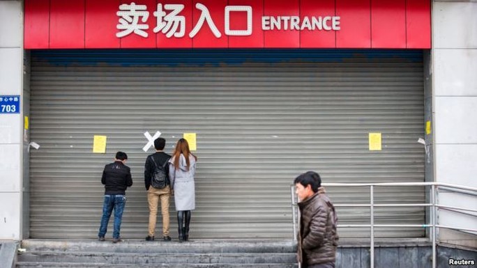 
Một cửa hàng của Lotte ở TP Hàng Châu, tỉnh Chiết Giang, Trung Quốc bị đóng cửa. Ảnh: REUTERS
