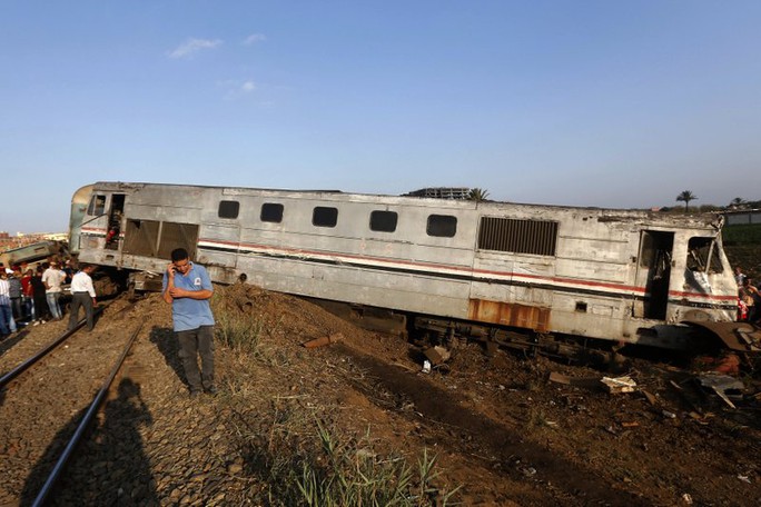 Ai Cập: Tàu hỏa đâm nhau, hơn 100 người thương vong - Ảnh 4.