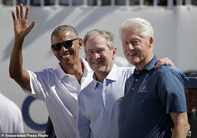 Ba cựu tổng thống Obama, Bush và Clinton gây sốt tại Presidents Cup - Ảnh 1.