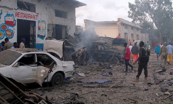 3 vụ đánh bom rúng động Somalia, hơn 50 người thương vong - Ảnh 1.