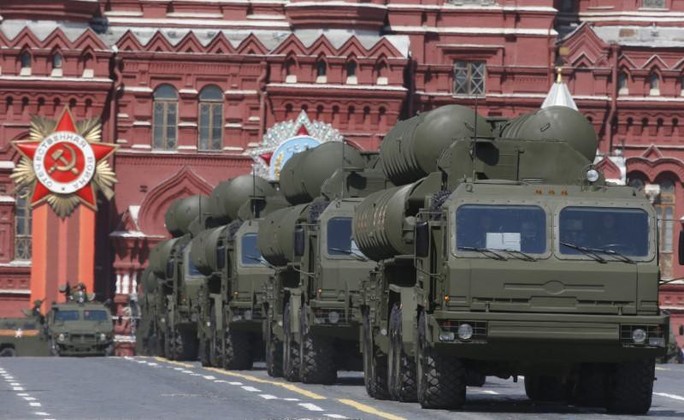 Thổ Nhĩ Kỳ mượn tiền Nga mua tên lửa phòng không S-400 - Ảnh 1.