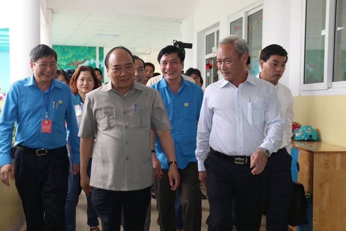 Thủ tướng Nguyễn Xuân Phúc gặp gỡ công nhân lao động Đồng Nai - Ảnh 1.