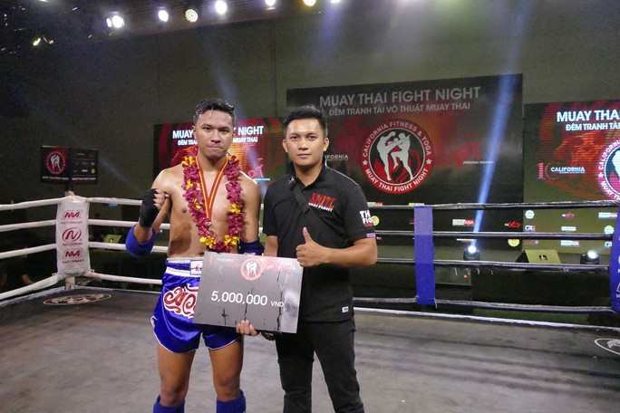 kelly pang võ văn tần