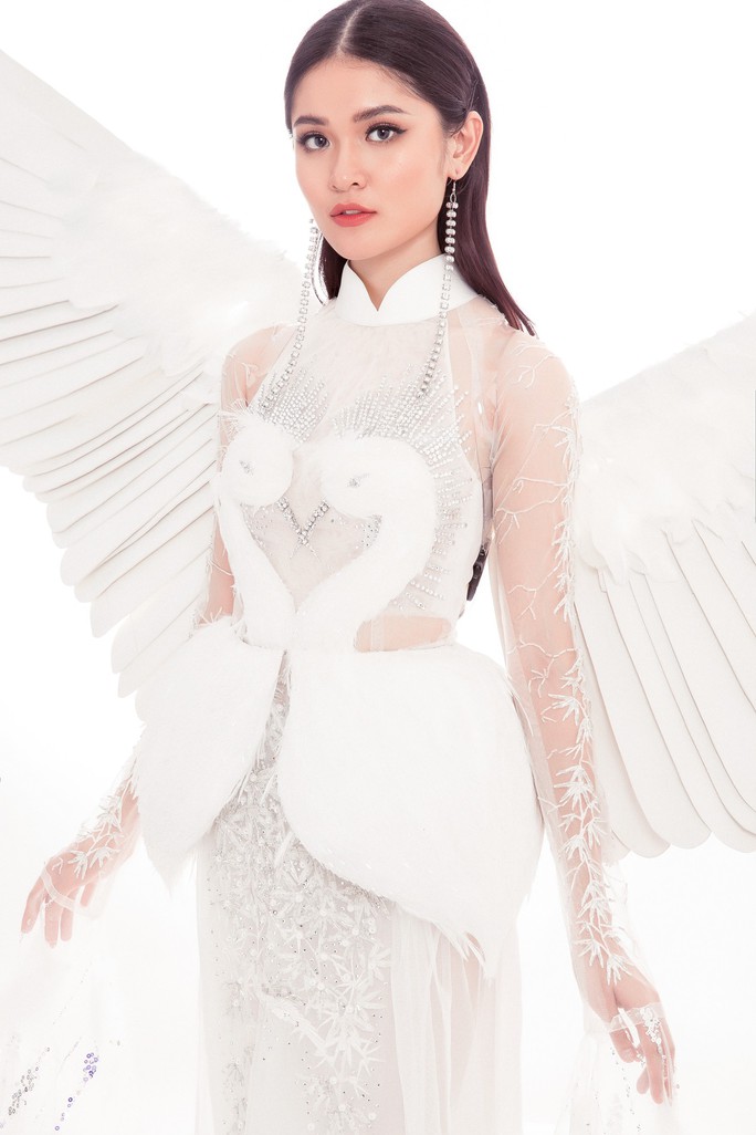 Trang phục dân tộc gây choáng của Thùy Dung ở Hoa hậu quốc tế 2017  - Ảnh 6.