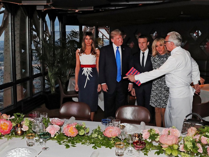 Ông Donald Trump khen vợ Tổng thống Pháp “căng tràn sức sống” - Ảnh 2.