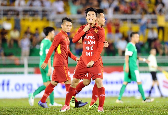 văn toàn và bạn gái