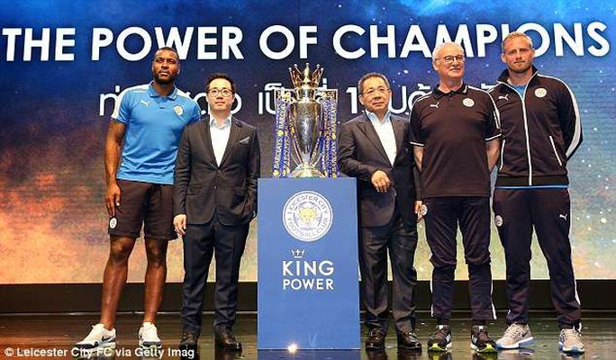 LĐBĐ Thái Lan đang nhờ tỉ phú Vichai mời HLV Ranieri về dẫn dắt tuyển quốc gia thay cho Kiatisuk vừa từ chức