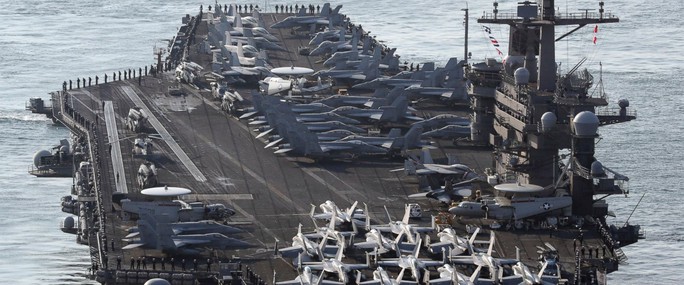 
Tàu sân bay USS Carl Vinson trên đường đến cảng Busan ở Hàn Quốc hôm 15-3 để tham gia cuộc tập trận chung. Ảnh: AP
