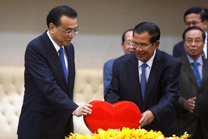 Trung Quốc tiếp tục viện trợ mạnh tay cho Campuchia - Ảnh 1.