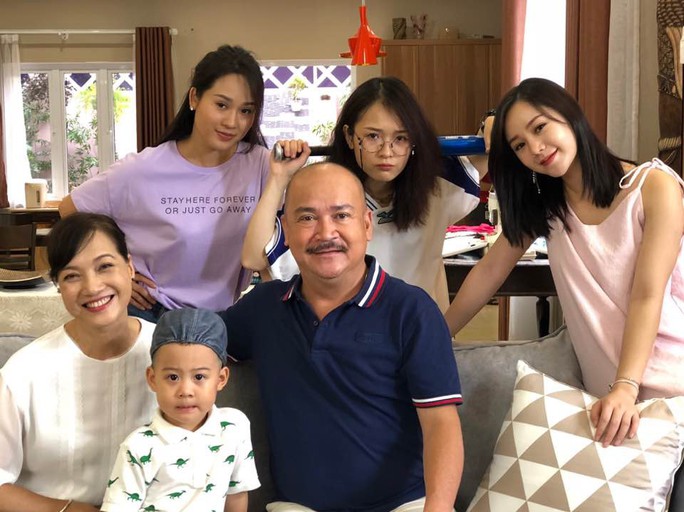 Nghệ sĩ hoàng sơn mua trả góp nhẫn cưới
