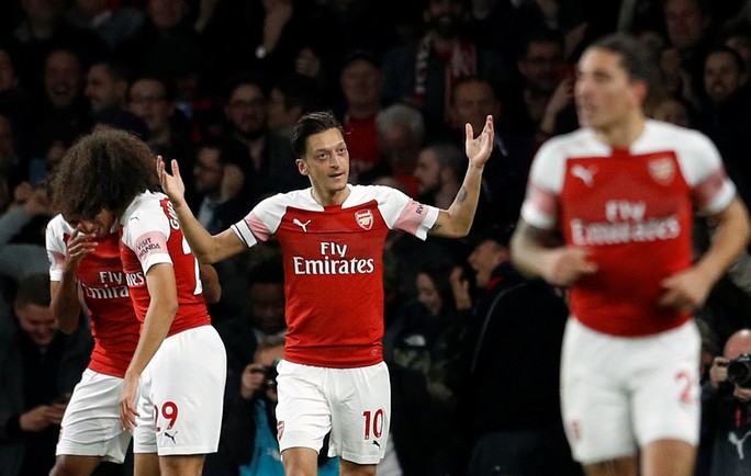 Lập cú đúp trong 3 phút, Aubameyang giúp Arsenal hạ cựu vô địch - Ảnh 4.