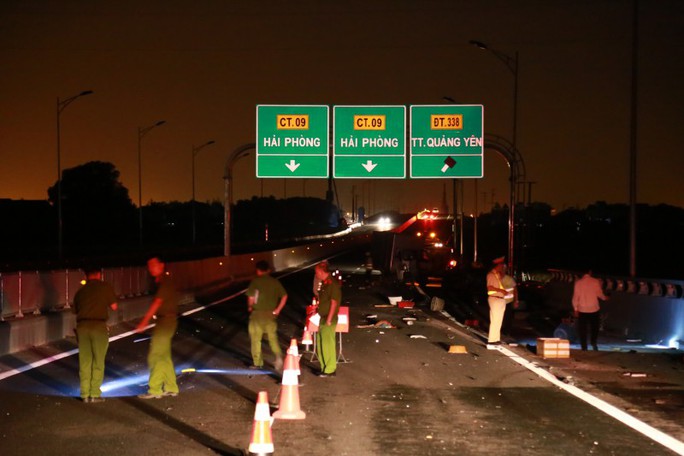 Tai nạn thảm khốc trên cao tốc Quảng Ninh - Hải Phòng, 5 người thương vong - Ảnh 1.