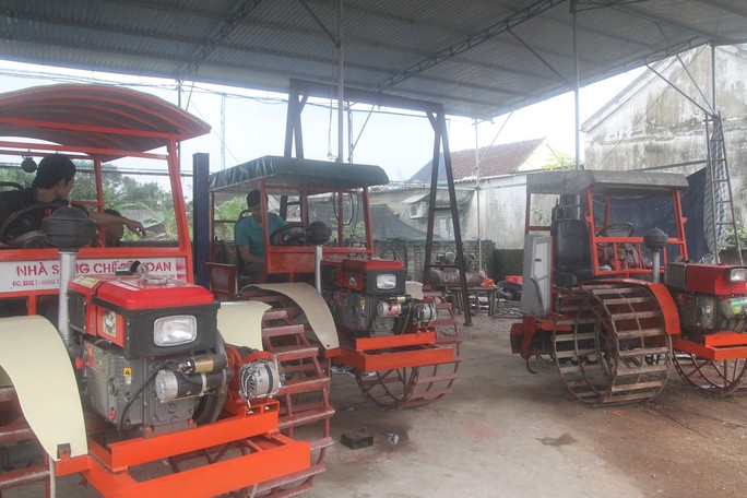NÔNG DÂN BÁM ĐẤT LÀM GIÀU (*): Kỹ sư chân đất sáng chế máy cày - Ảnh 2.