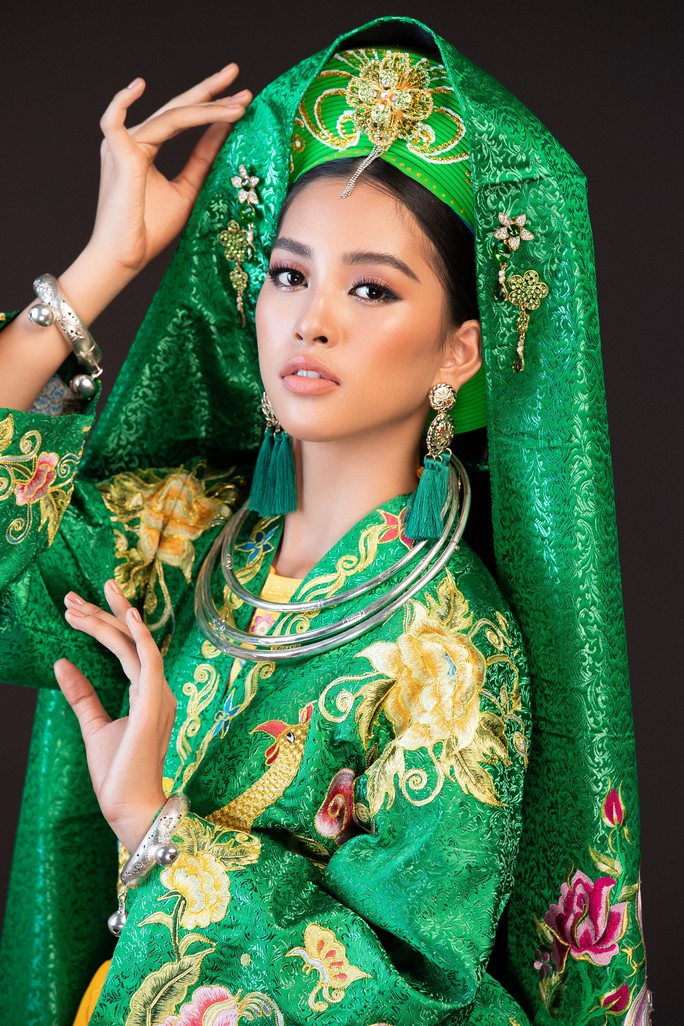 Hoa hậu Tiểu Vy lên đồng tại Miss World 2018 - Ảnh 2.