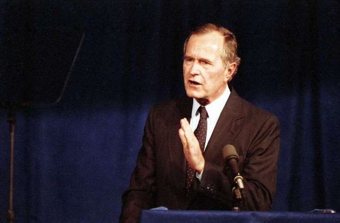 Cựu Tổng thống Bush cha qua đời - Ảnh 1.