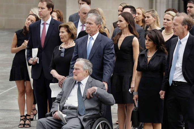 Cựu Tổng thống Bush cha qua đời - Ảnh 2.