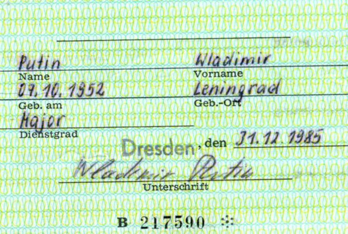 Tìm thấy thẻ điệp viên Stasi của Tổng thống Putin tại Đức - Ảnh 2.