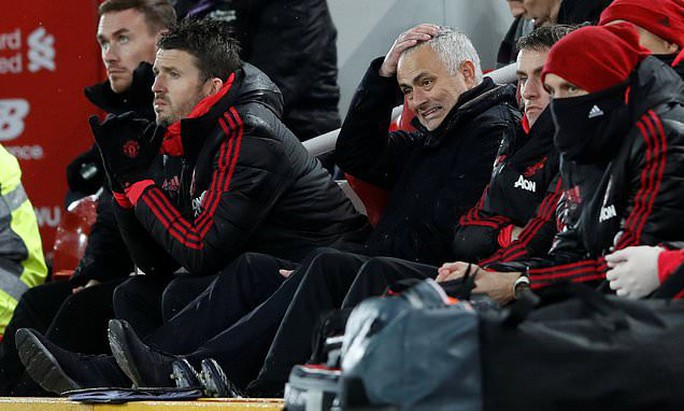 Sốc: Man United chính thức sa thải HLV Jose Mourinho - Ảnh 2.