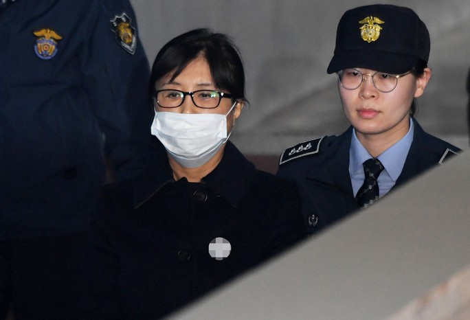20 năm tù giam cho bạn thân cựu tổng thống Hàn Quốc - Ảnh 1.